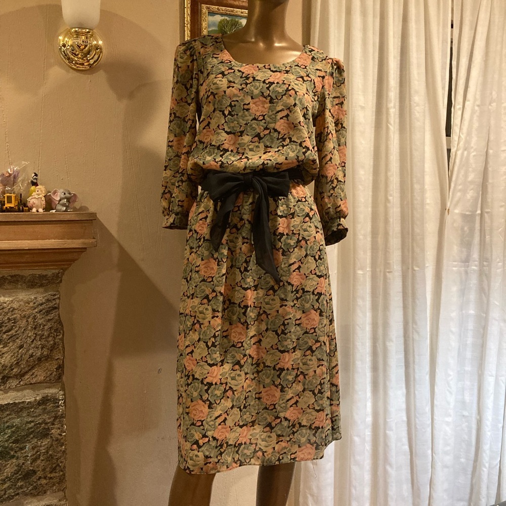 Vintage floral midi dress